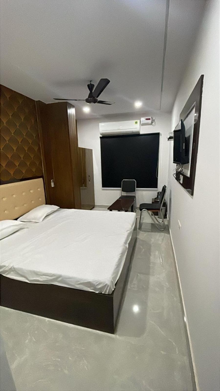 Kashi Imperial Bed and Breakfast Benares Buitenkant foto