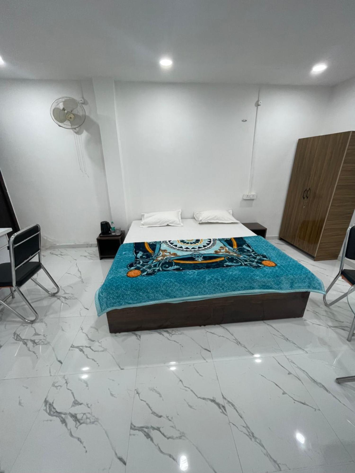 Kashi Imperial Bed and Breakfast Benares Buitenkant foto