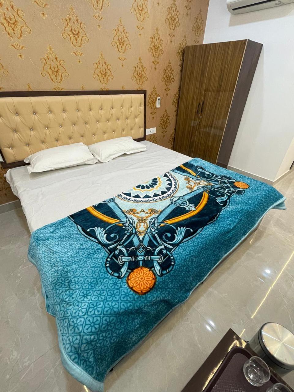 Kashi Imperial Bed and Breakfast Benares Buitenkant foto