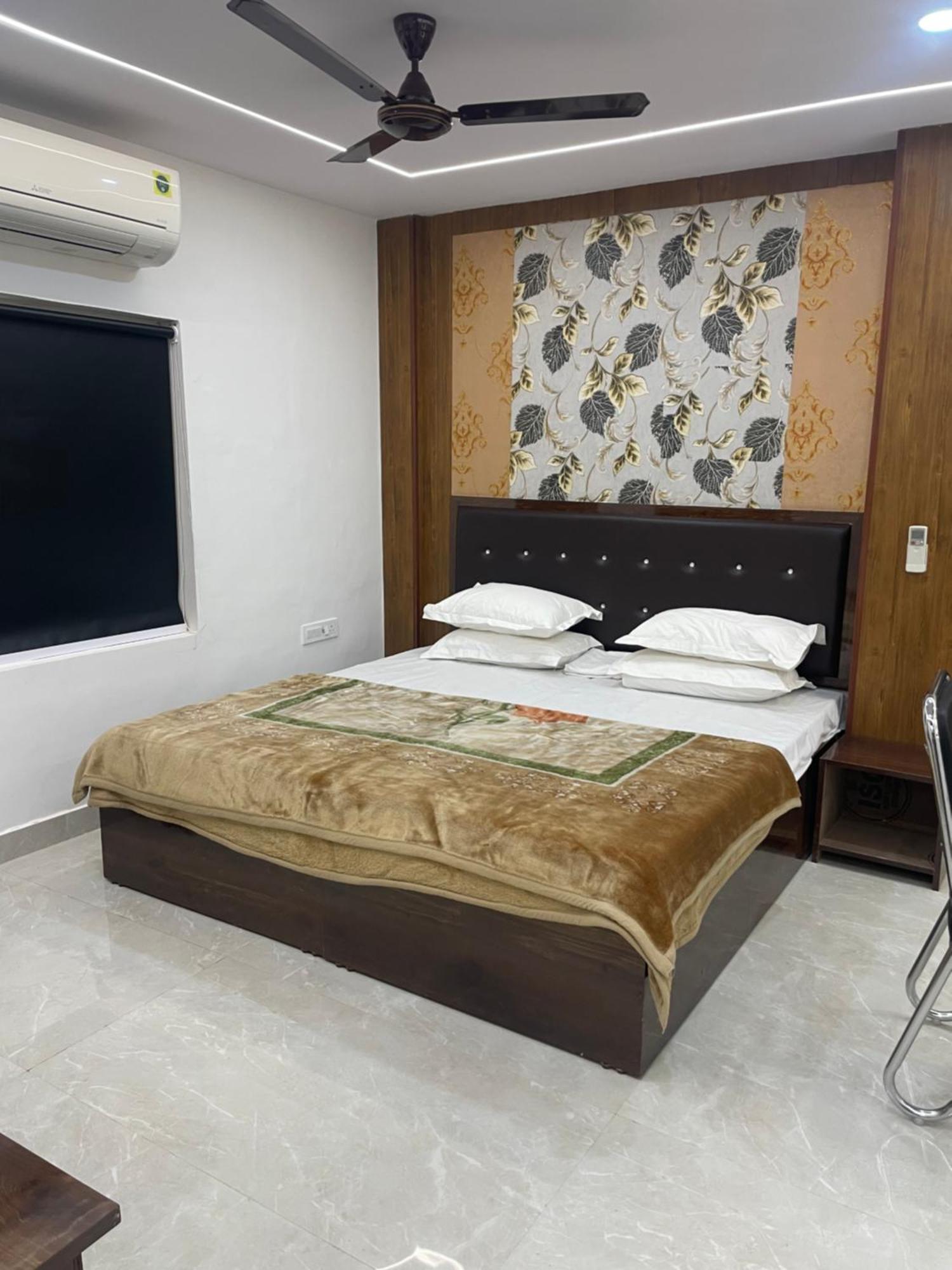 Kashi Imperial Bed and Breakfast Benares Buitenkant foto
